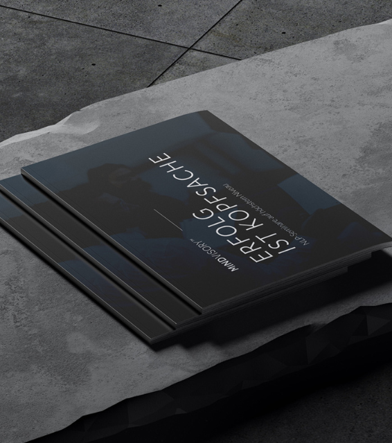 Bester NLP Master Hamburg Mindvisory, Broschüre auf Tisch