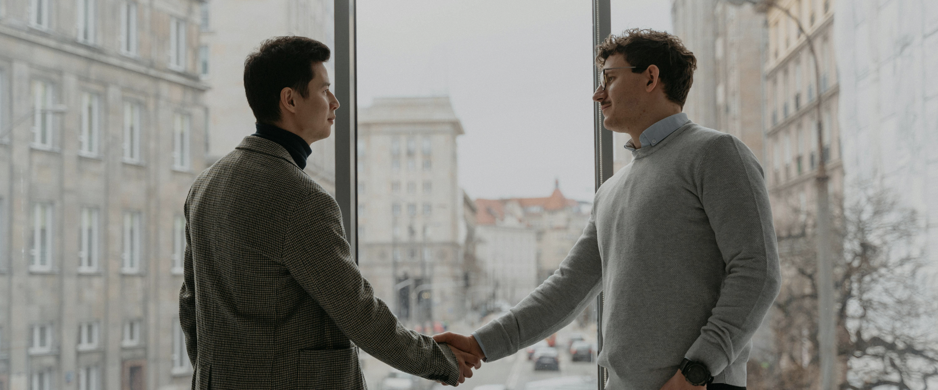 Bestes Business-Coaching Hamburg, Menschen schließen Deal ab